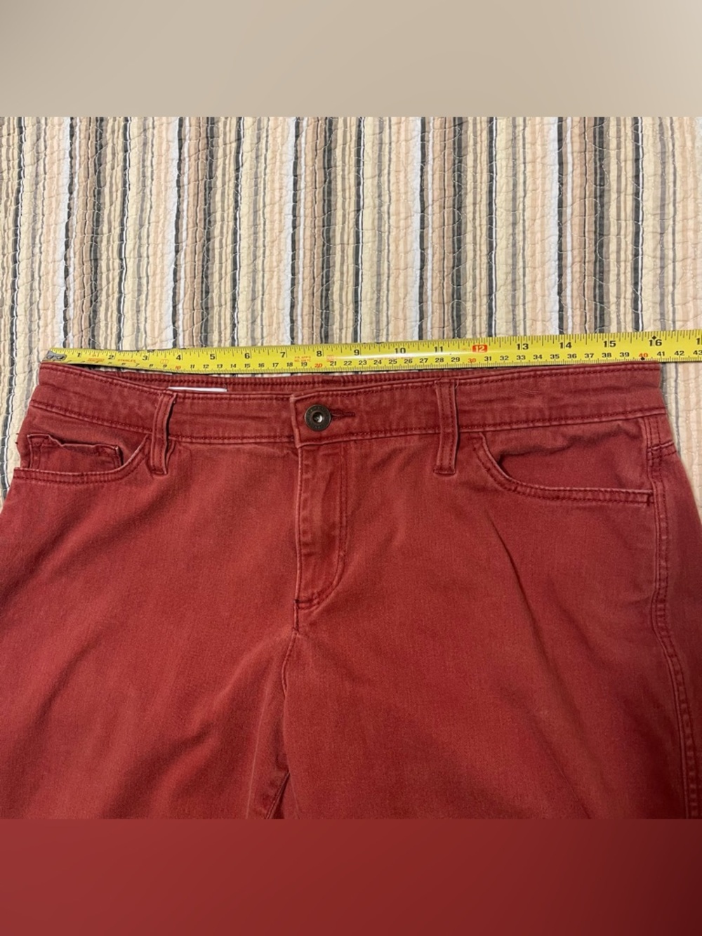 Liz Claiborne Women’s 12P Ultrasoft Straight-Leg Jeans in Burnt Red Petite Short - Picture 7 of 8